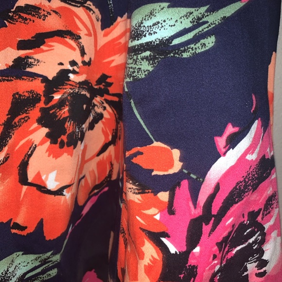 Size 8 floral navy sundress - Picture 3 of 3